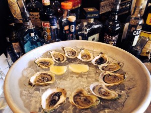 chez victoire best oysters montreal © Will Travel for Food