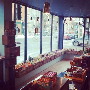 le petit coin corner store beaubien montreal © Will Travel for Food