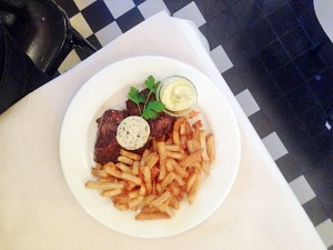 montreal restaurants open late © Will Travel for Food