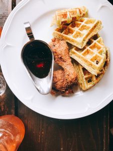 chicken-waffles-brunch-dinette-triple-crown-montreal © Will Travel for Food
